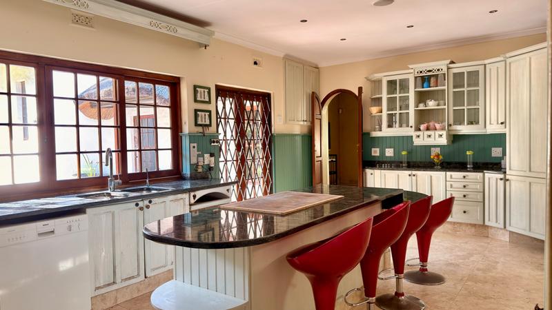 9 Bedroom Property for Sale in Hout Bay Western Cape